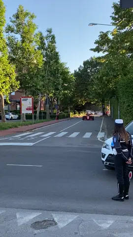 Incontri davvero casuali per le strade di maranello 😎😜 @Charles Leclerc  #maranello  #ferrari  #f1  #street 