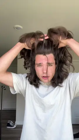 These hairbands are perfect for those who want to keep their long hair but it’s getting annoying.  #hairtok #longhairdontcare #longhairstyles #longhair #longhairstyle 