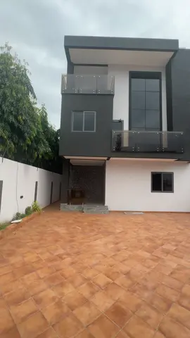 Executive 5 bedrooms house with boys quarters for rent at East Legon-Shiashe. Price is 3000$ a month for a year or more. . Very good and secured area  NB: It can be use for residential and commercial purposes(Office) 