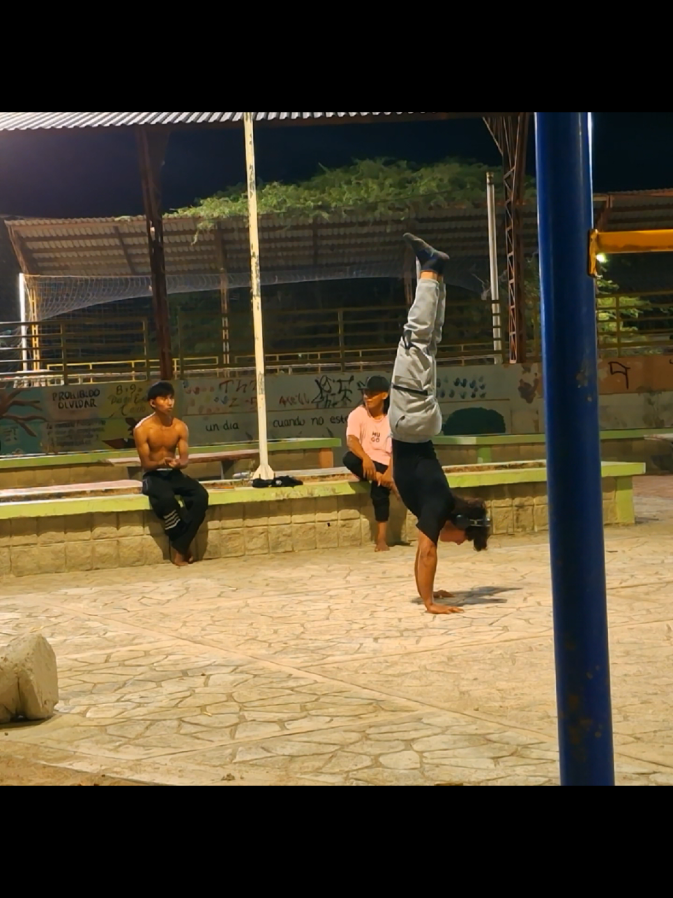 que tal mi handstand? dime en los comentarios 🤔🫡