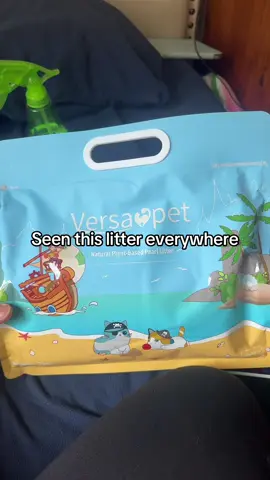 Smells great ngl #venomvoice #catlitter 