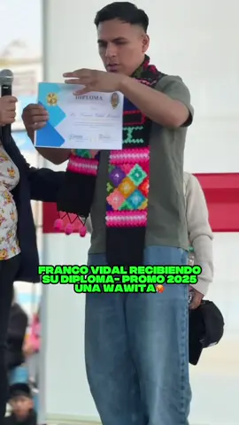 Franquito recibiendo su diploma 🎉#francovidalalcaldeate #francovidal #kick #show 