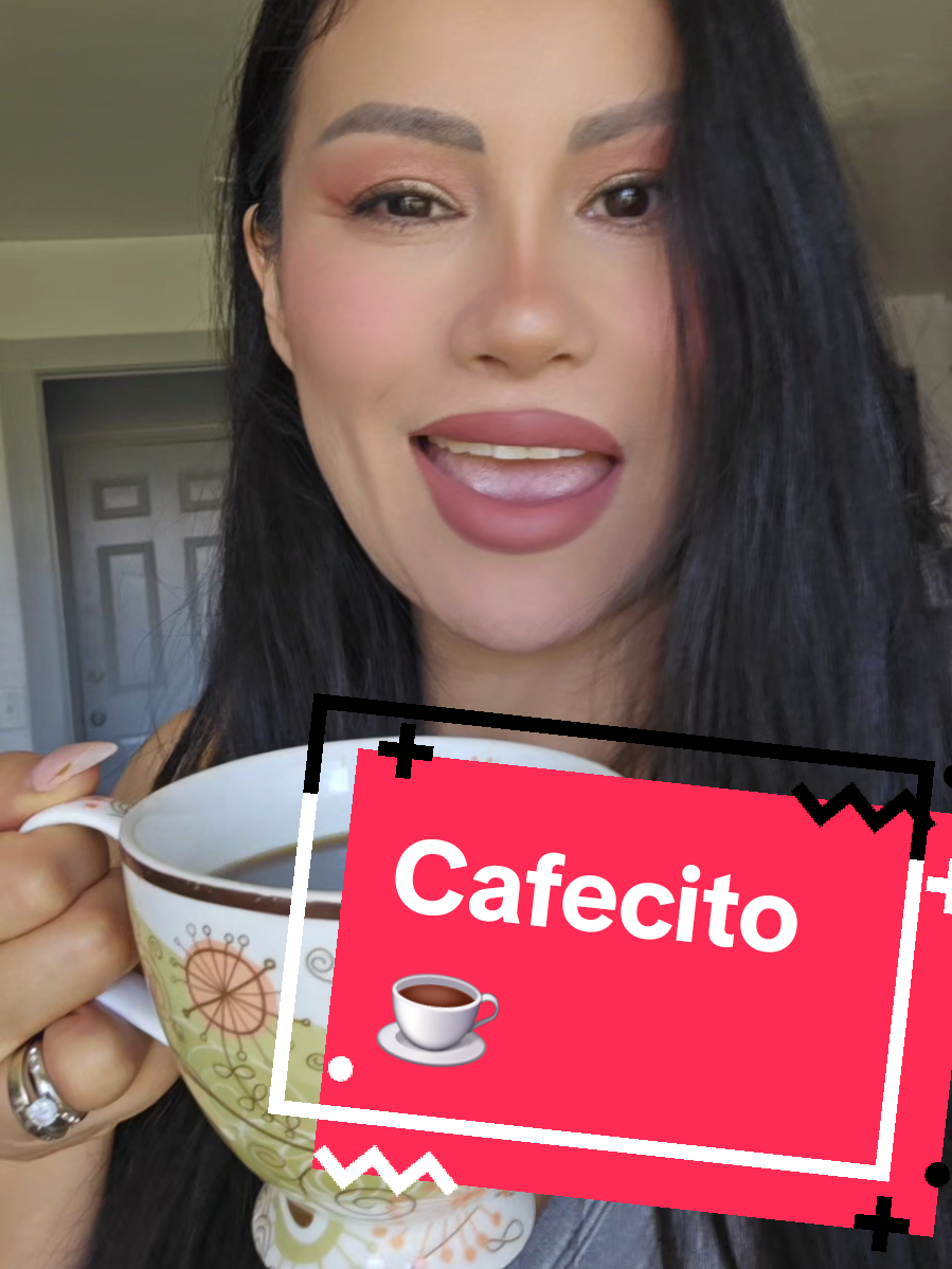 hoy me levante temprano 😉 1pm 😎 #Saturday porque tengo que trabajar 😁 #work #hispanosenusa #Nelly #coffee 