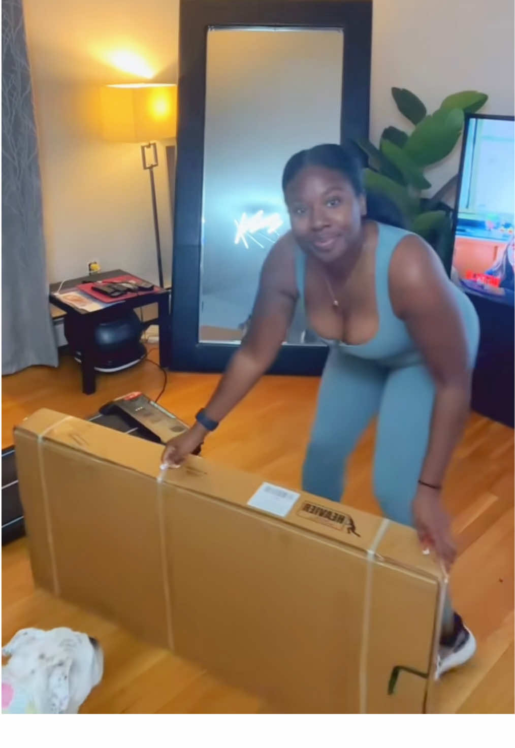 This treadmill from Umay is going to help you hit all of those step goals this winter. Stay ready so you don’t have to get ready! #walkingpad #treadmill 