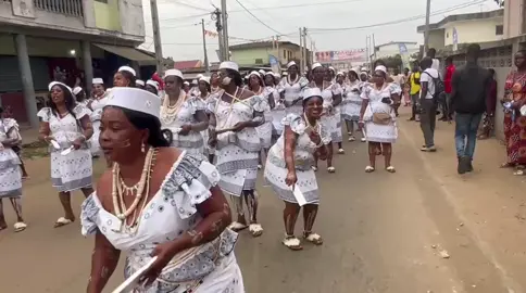 Sortie Officielle de la Catégorie Gnandô Djehou d'Abobo-Té 🔥🎉❤🔥🇨🇮 @felicienne 🇨🇮🇲🇫 @Keren-Happuc❤️🔥🙏🏻 @Dj Rava @iam_MireilleKouassi @Bekolov @Niki bénis @Héritier du grand roi @Jacques Aby @DAME MEYANDJUI 🙏💓❤️ @sidoniebk @Deniselabele💞13 octobre💋 @Miss Danho @généralissime Djiro 🇨🇮❤️🇬🇭 @Grâce Infini @Alicia atcho @Habiba OUATTARA @Lys de Freddy @🌺Chancelle🌺Bio0🍃 @grace emma🇨🇮🍫❤️ @GRACITA AKA 🌸🇫🇷🇨🇮 @Charlotte Amoke @christoubeauxyeux0 @Didi Alina @la warriors 30 @LE PETIT ATCHAN ❤️ @ZAPATA Tchabio 😎💪🏾 @stephy aka 
