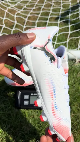 FUTURE 8 PLAY FG/AG white-puma black-glowing red #fyp #puma #soccer #future 