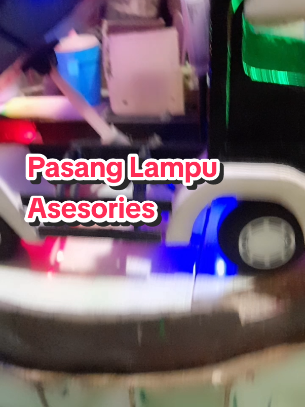 Selesai Pasang Lampu #miniaturtrukoleng #miniaturdumptruk #mobilminiatur  #lampuasesoris #videoviral 