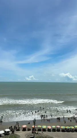 সাগর পাড়ে দাড়িয়ে মনে হয়, জীবন এর সব ক্লান্তি ও কষ্ট যেনো সাগর এর পানির সাথে মিশে গেল 🌊❤️‍🩹