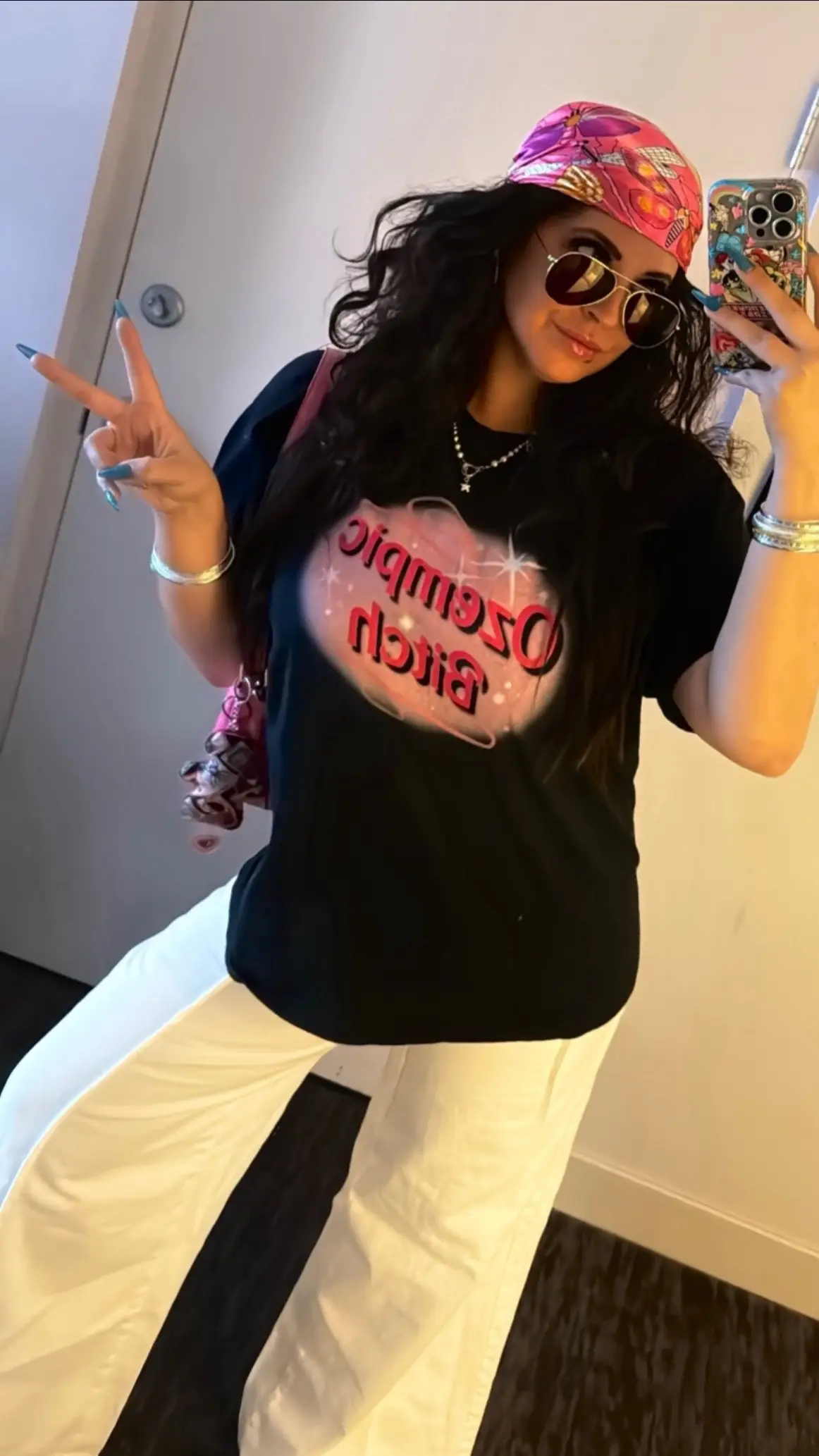 Y’all know I don’t fck with needles. My secret? Clean veganism, daily exercise, plenty of water, lots of sleep, and I can’t stress this enough: cocaine. Tee by the immeasurably talented, funny, and beautiful @catharineacurso 💕✨ 