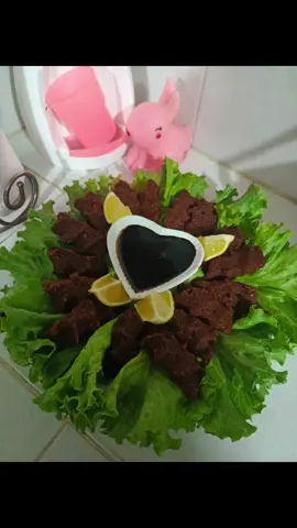 شو رايكم 😍  حطولي لايكات والله تعبت بالدعك 🥲😂  #تحضيرات #çiğköfte #اكلات_شعبية #اكسبلور #لاجلك 