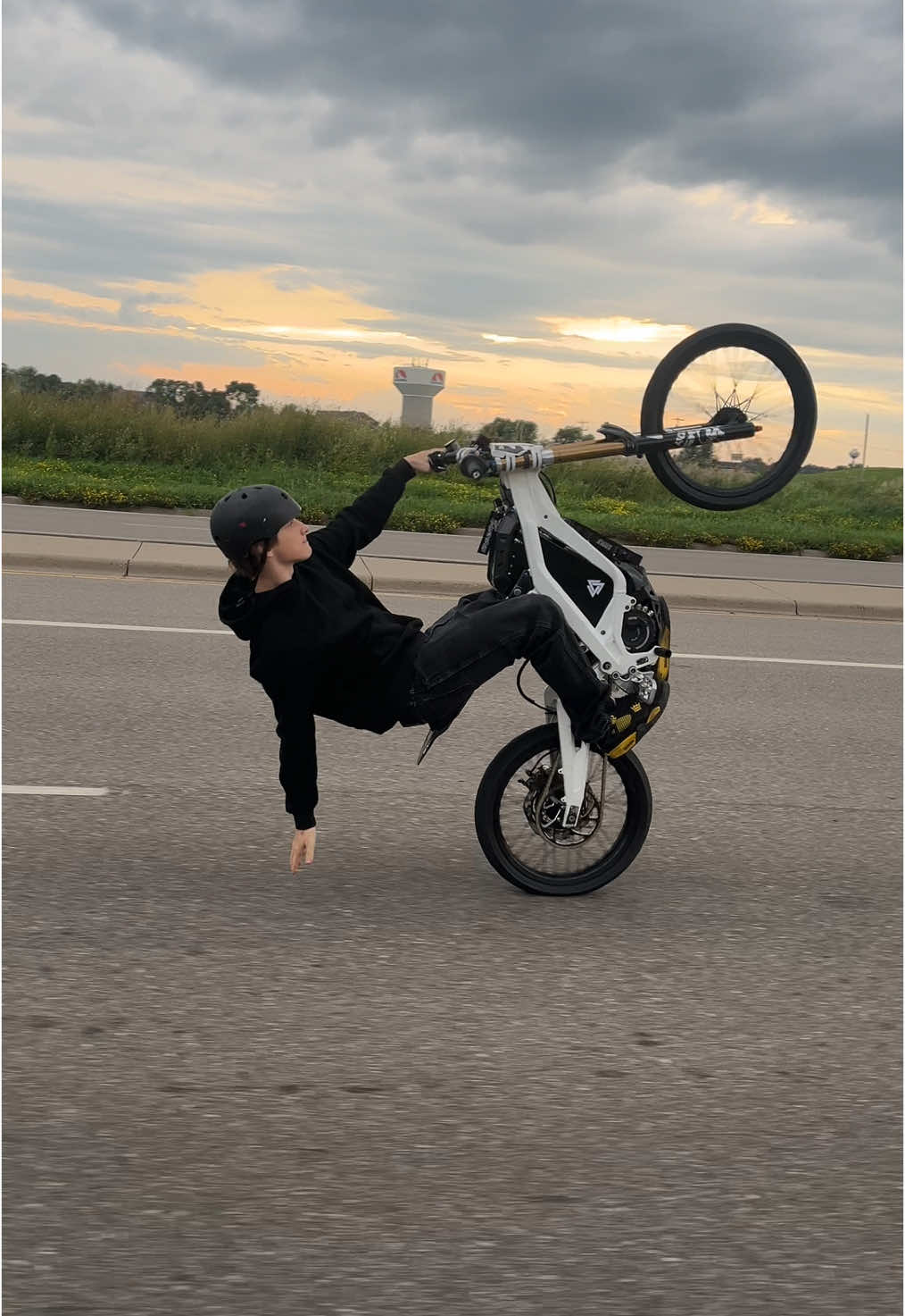 thanks for 9k 👍 #fyp #orix3 #ebike #goviral #surron #bike 