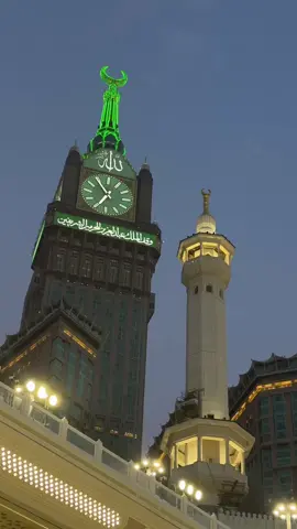 The city that never sleeps🕋🖤 #makahmadina🕋 #مكة #برج_الساعة #الحرم_المكي_الان 
