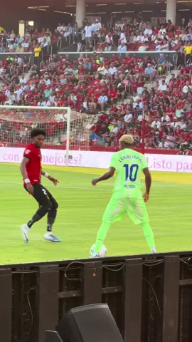 Lamine Yamal en Modo Diablo contra Johan Mojica en el Mallorca 0-3 Barcelona de La Liga 😈 #lamineyamal #barcelona #laliga #mallorca #yamal 