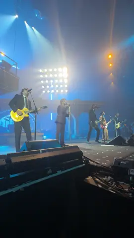 We’re BACK 🗣️ Such an unforgettable night with @Jonas Brothers! 🎥: @deanie #theclickfive #music #jonasbrothers 