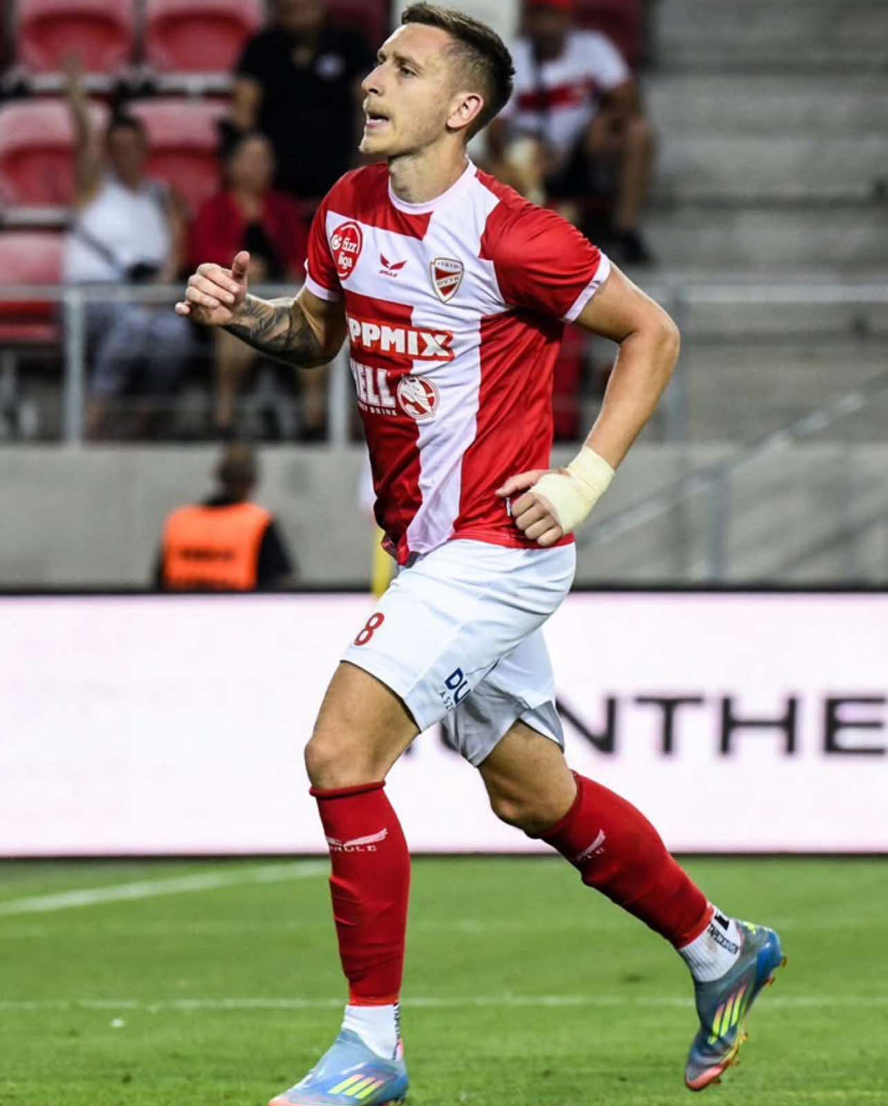 Ivan Šaponjić büntetőjével egyenlített a DVTK.👊🏼❤️🤍 #csakadiosgyor #dvtk #együttvagyunk #dvtkstadion #miskolc 