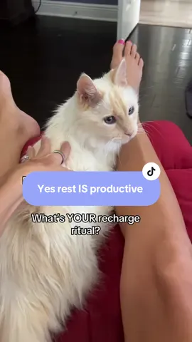 We push ourselves until we’re running on fumes — and call that “normal.” But healing, balance, and even creativity happen when we slow down. 📌 Save this as your reminder to schedule actual rest — not just collapse at the end of the day. How do you know when your body’s asking for a break? 👇 #MomLifeUnfiltered #NaturalHealthMama #RestIsProductive
