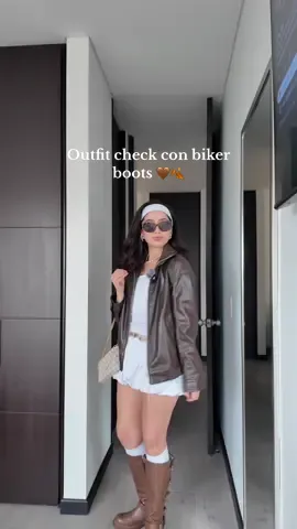 Outfit check con botas cafés/ biker boots cafes y cinturón de cadena boho.#outfitinspo2025 #bikerboots #bootseason #boots #brownoutfits #autumnfashion #autumnoutfits #autumnvibes #bohovibe 
