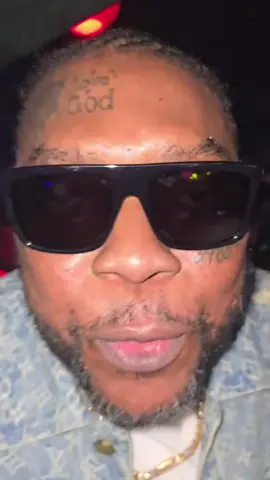 When they ask wah dat u have on 🤫👑👑🔥🔥  #worldboss🌍👊👑🤘 #vybzkartelmusic #dancehalllyrics #viralvideo #viralvideo @vybzkartel @vybzkartel _Vlog 1™️✔ @LANDO Dancehall Mechanic 