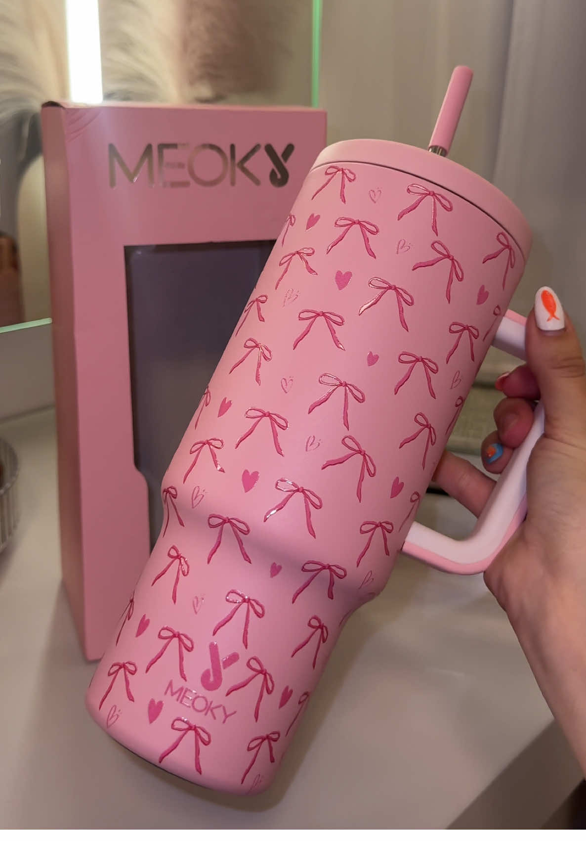 Respondendo a @Isa Nazar eu quero o branco agora 😭😍 #meoky #meoky🥤cups #meokytumbler 