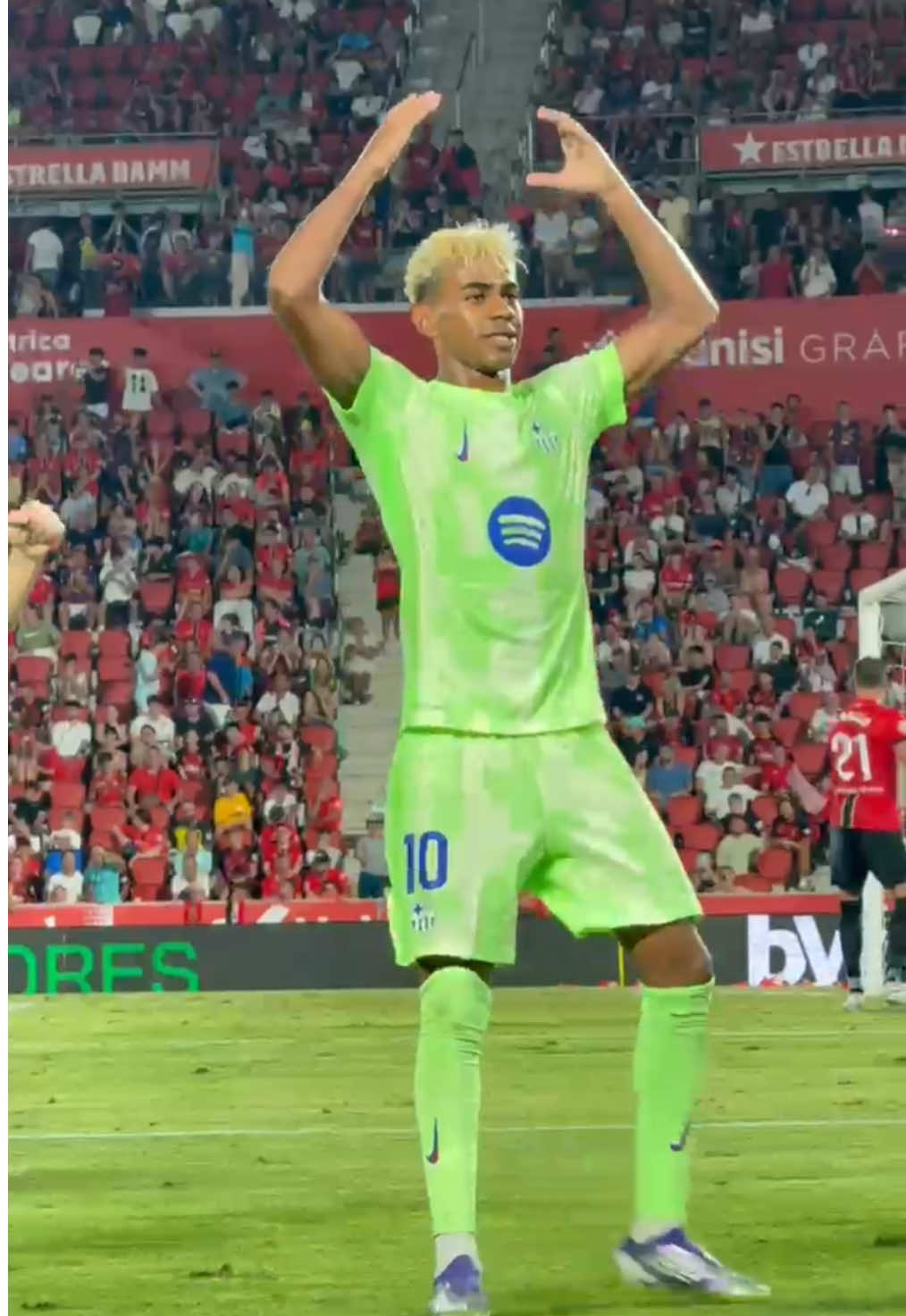 New season, same #LamineYamal 👑 #laliga 