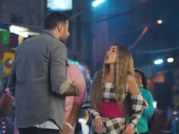 ابراهيم وبيلا فرجوا الشارع عليهم حرفياً مسكوا في بعض علشان ابراهيم عايز يعرف بيلا كانت فين 