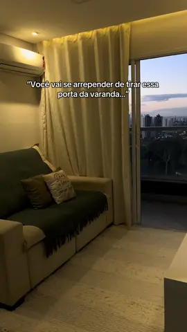 Diziam que eu ia me arrepender… mas olha só o resultado! 🥰 Não me arrependo nem um pouco. Foi a melhor mudança que eu fiz aqui em casa! #varanda #integração #sacada #apartamento 