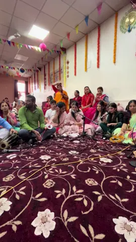 अनुकृतनम् टोली को भजन 