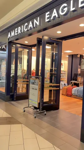 A estrenar jeans, más sueltos y cómodos #jeans #descuento #americaneagle #compra #CapCut  