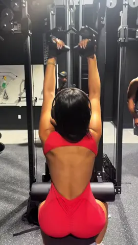 Back day is serious  #gym #fyp #956 #GymTok 