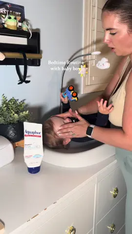 Bedtime routine with my 12 months old. We are all smiles tonight during our night routine! His favourite part is storybooks, we are currently requesting more books every night, we are up to 3-5 per night 📚🤓 #bedtime #bedtimeroutine #nightroutine #babyproducts #babyroutine       