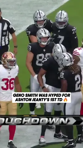 #AshtonJeanty got his first TD and #GenoSmith was the first one there 😤🔥 via @raiders #lasvegas #raiders #teammates