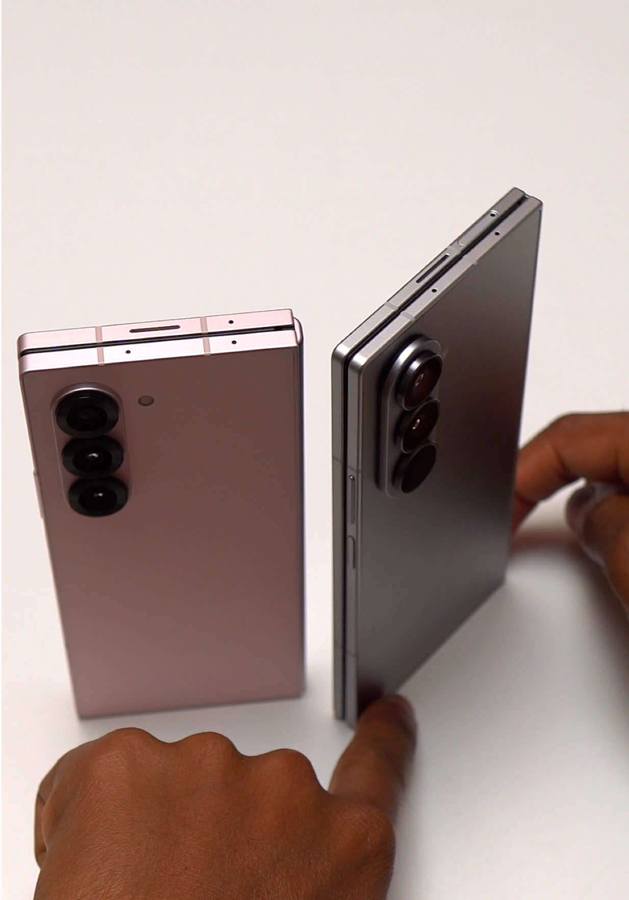 Z Fold 7 vs Z Fold 6 Thickness Difference #galaxyzfold6 #zfold7 #fy #fyp #samsunggalaxy 