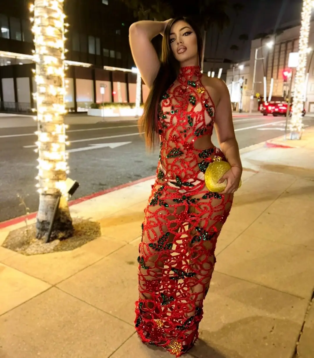 Dressed to stop traffic… literally🔥 Dress👉🏽 Amanda Shop👉🏽 @amekanaboutique |AMEKANA.COM| 👑: @xsamanthao