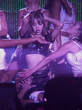 Lisa biased girls where are you 😘😘 #shinegroup✧ #c4tpnx #lisa #lisablackpink #lisaedit 