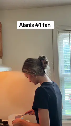 She’s obsessed w @Alani Nutrition #fyp #couple #trending #alani #viral 