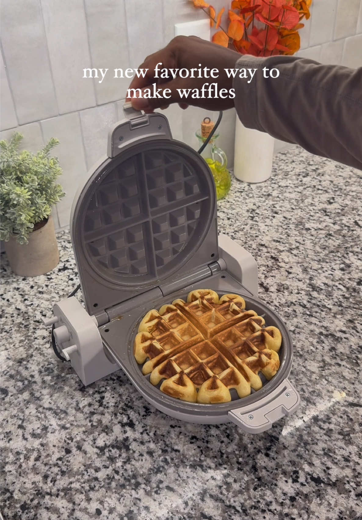 the prettiest waffle maker I’ve ever seen 😍#onlineshopping #wafflemaker #kitchengadgets 
