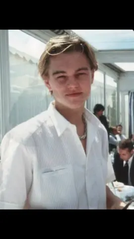 Leonardo DiCaprio #90s #titanic #leonardodicaprio #fyp #romeoandjuliet 