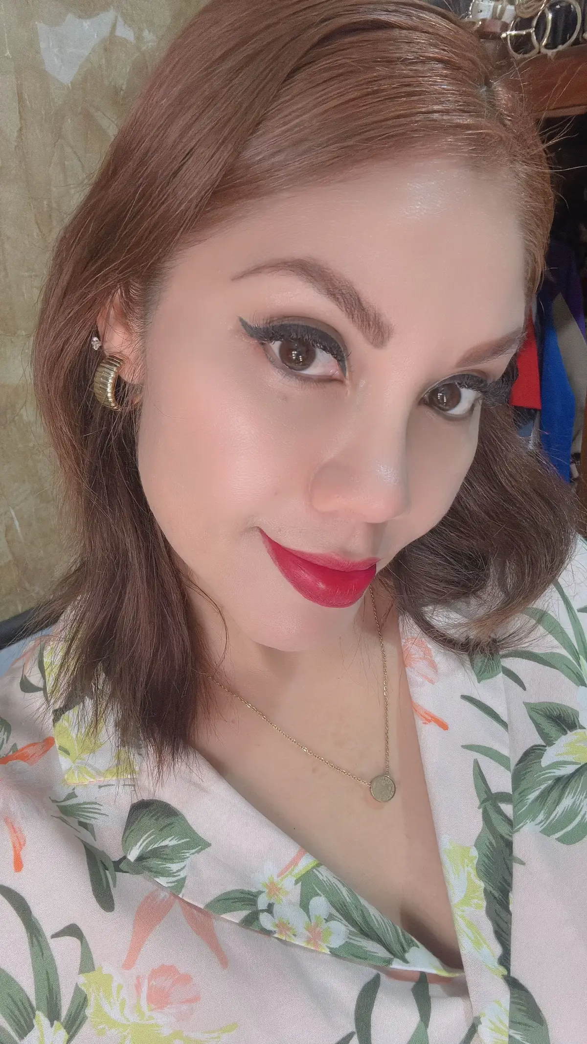 Mujer 👩 plena nunca subestimes a una mujer 🧍‍♀️ por qué tú no sabes de dónde saca la fortaleza para levantarse pero yo te lo voy a decir Dios es el universo el único que sabe el sentir de cada ser supremos en esta tierra 🌎 y con su. Semejanza nos creó !! Ahora bien es el único que nos bendice y nos ayuda 😍🙏🏻🙏🏻!!☺️!! 