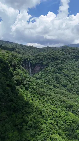 Una de las cascada más impresionante de Jayaque ✌️ #elsalvadortravel #paratiiiiiiiiiiiiiiiiiiiiiiiiiiiiiii #drone #videoviralitiktok #elslvadorimpresionante #nature #elsalvador503 