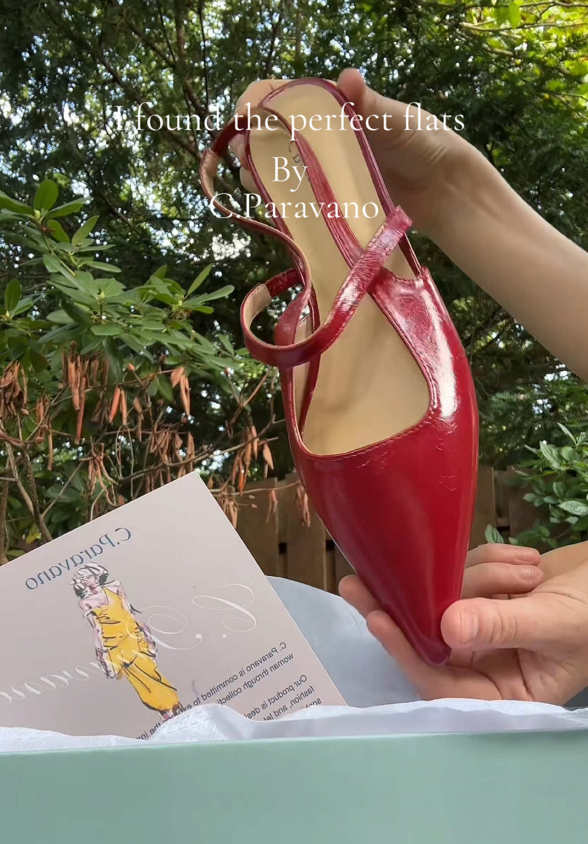 I’m so obsessed with these red shoes a staple piece!! ♥️ #flats #autumnfashion #redshoes #styleinspo #chic 
