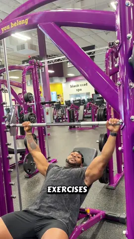 Smith Machine Incline Chest Press the RIGHT way🔥✅#chest #chestday #chestworkout #smithmachine #gymtips 