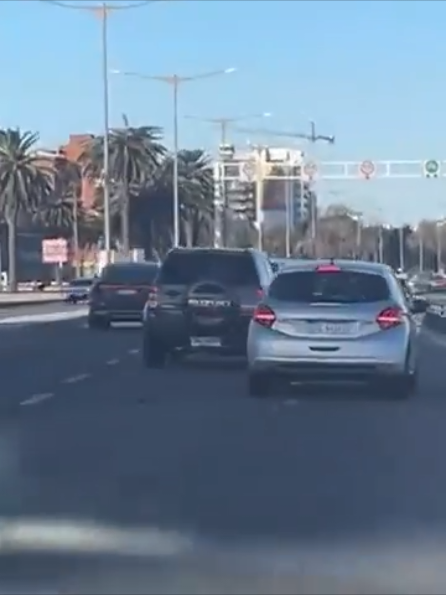 MIENTRAS TANTO EN LA RAMBLA DE MONTEVIDEO...