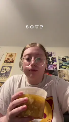 warm food in my bellyyyyyy #wisdomteethremoval #wisdomteethrecovery #wisdomteeth #soup #food 