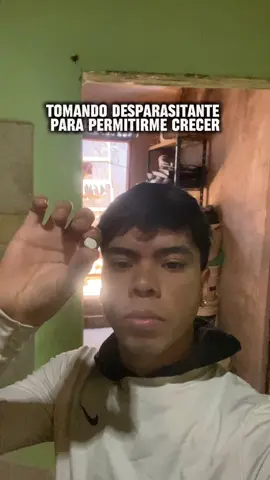 me quedan 2 ultimas pastillas 👏🏻  Si quieres un video en el que explique por que hago esto me avisas bro, o respondo en los comentarios. Igual algunos ya sabran y responderan por mi💪🏻 #creatorsearchinsights #desparasitacion #alto #estatura #leloyotu 