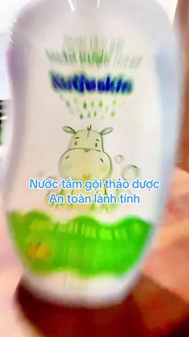 Nước tắm gội thảo dược #nuoctamthaoduoc #kutieskin #mebimsua #meyen2021 #viral 