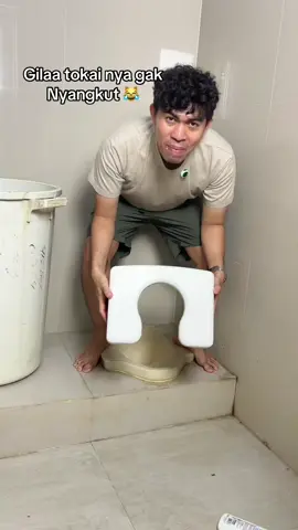 Ee jadi nyaman dong pakai kursi toilet jongkok ini, cobain dah 