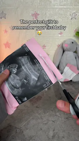 The perfect gift for Mom 👩  . . #pregnancygift #ultrasoundlamp #babygift #babyshowergift #babyshowergift 