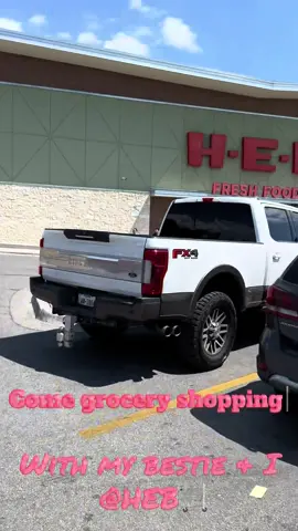 Come grocery shopping with my bestie and I @H-E-B #HEB #itsatexasthing #comegroceryshoppingwithme #texas 