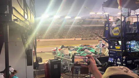 Chase Elliott’s pit stop at the end of stage one that resulted in a penalty. #NASCAR  #ChaseElliott #Richmond  #Racing #fyp 