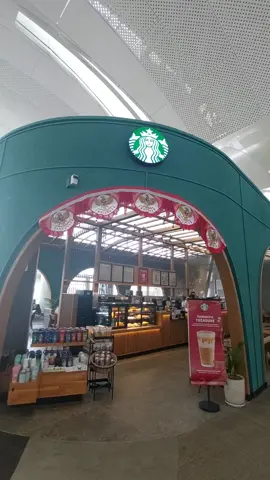 #starbucks #bandarakualanamu #starbucksmedan #charlixcx #charlixcxparty4you 